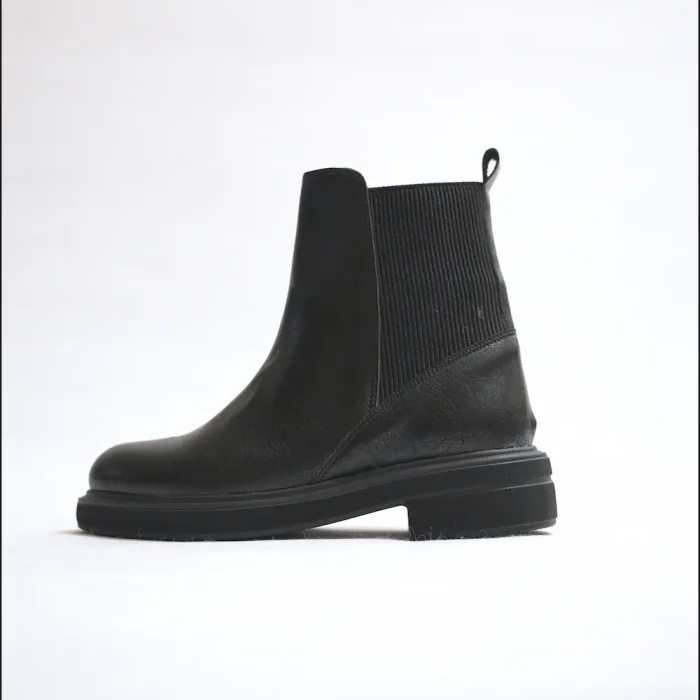 کد 2032 | نیم بوت چرم بدون بند بغل کش - Image 5